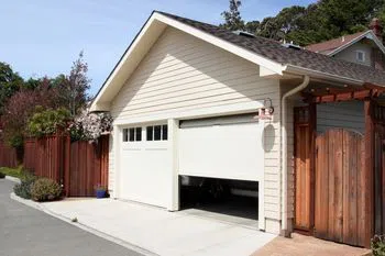 Golden Garage Door Service Sterling, MA 978-206-7948 - abt-cont-gr-18m
